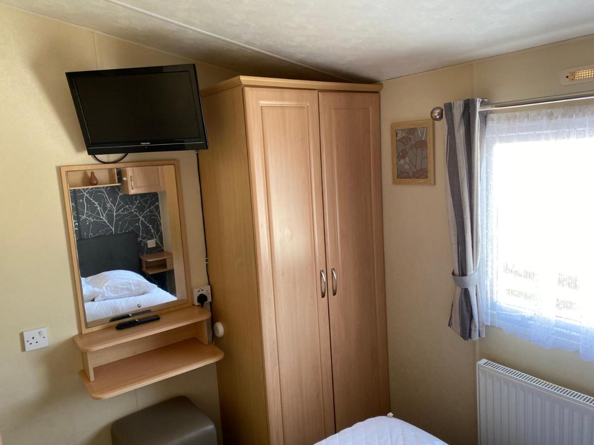 4 Bedroom 10 Berth Caravans With Hot Tub ,Mountain Bikes Tattershall Lakes Экстерьер фото