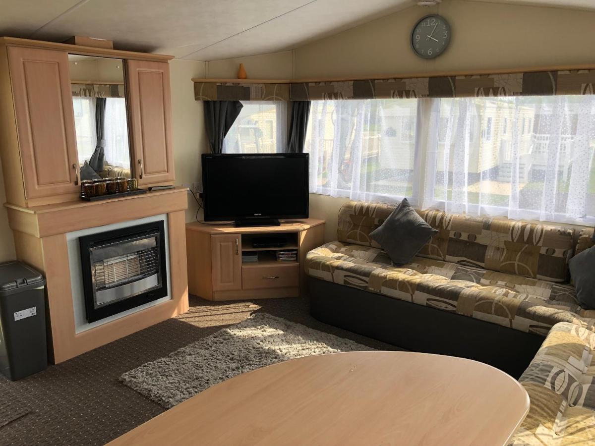 4 Bedroom 10 Berth Caravans With Hot Tub ,Mountain Bikes Tattershall Lakes Экстерьер фото